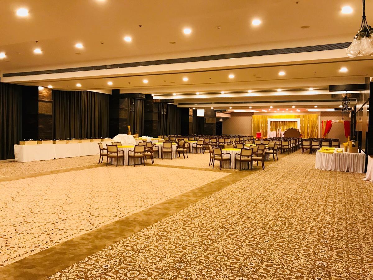 Regenta Central Hotel & Convention Centre Nagpur Exterior foto