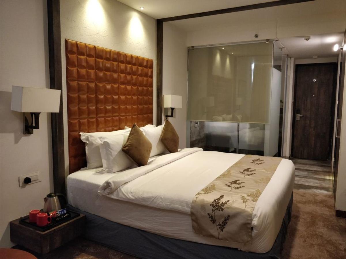 Regenta Central Hotel & Convention Centre Nagpur Exterior foto