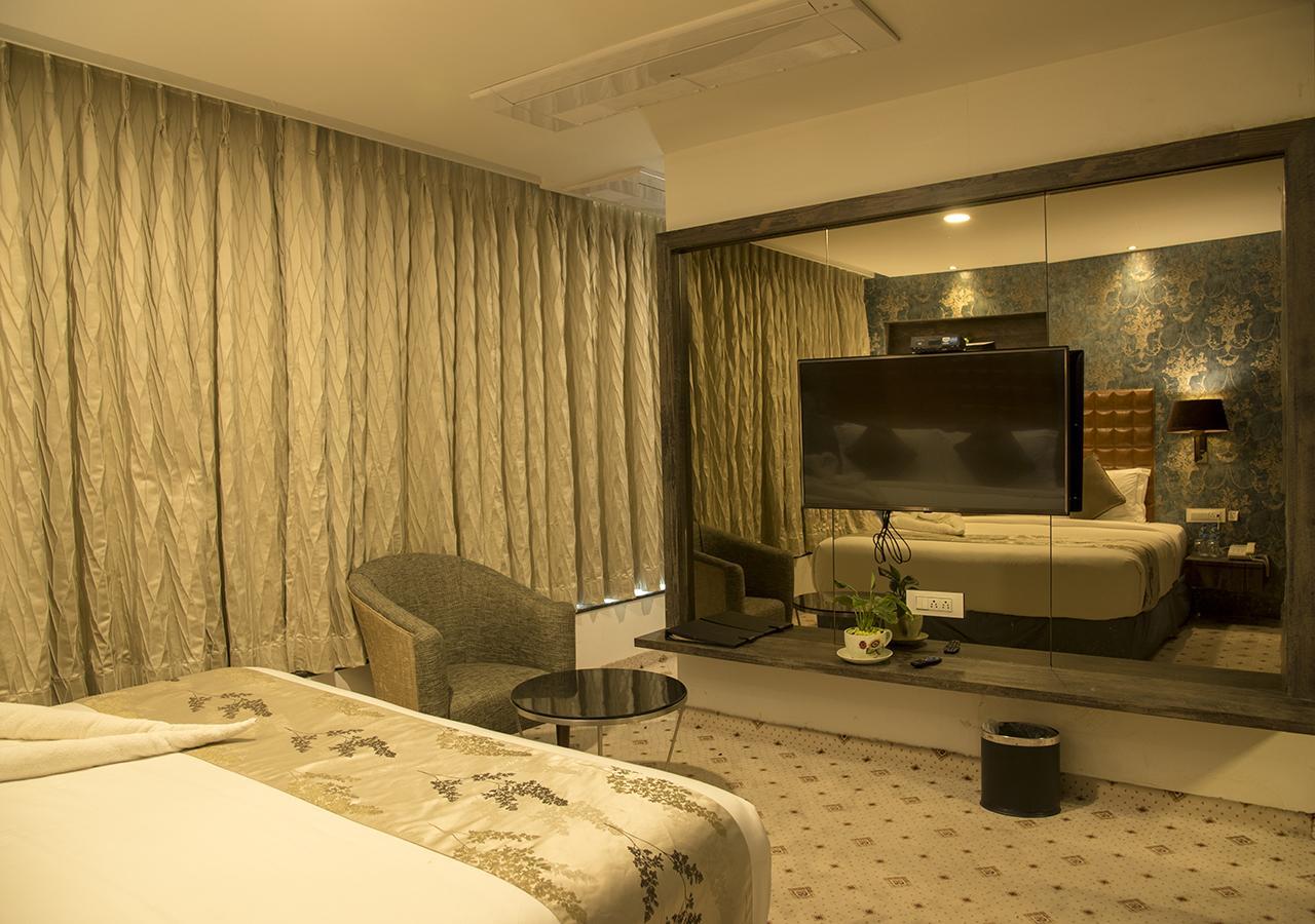 Regenta Central Hotel & Convention Centre Nagpur Exterior foto