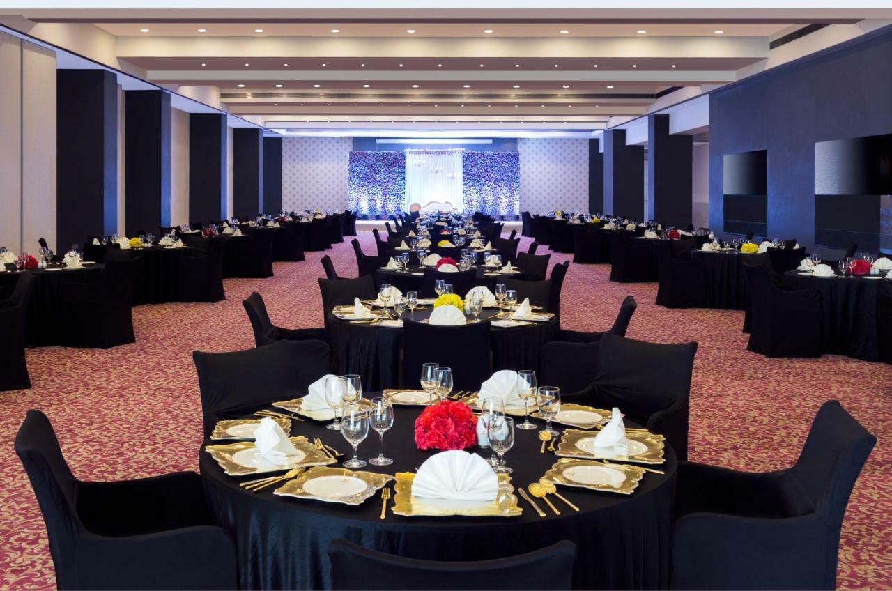 Regenta Central Hotel & Convention Centre Nagpur Exterior foto